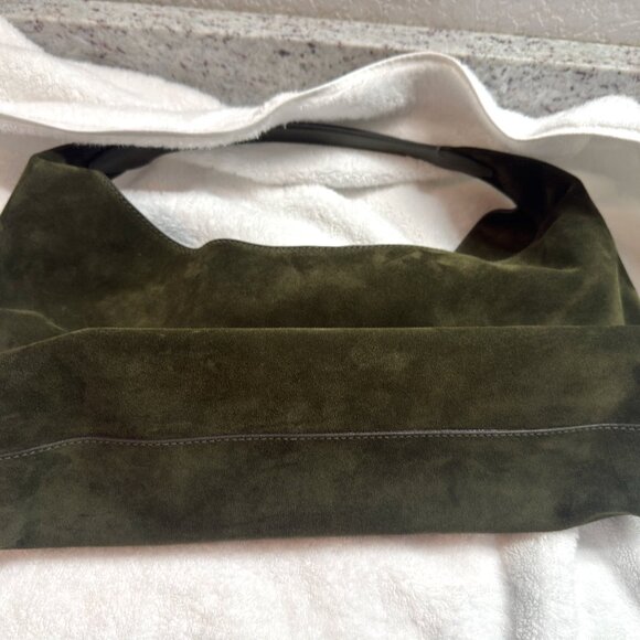 The Mylie Shoulder bag from Madewell - Loden green.  Unavailable color - Picture 3 of 11